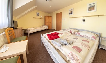 3-bed room